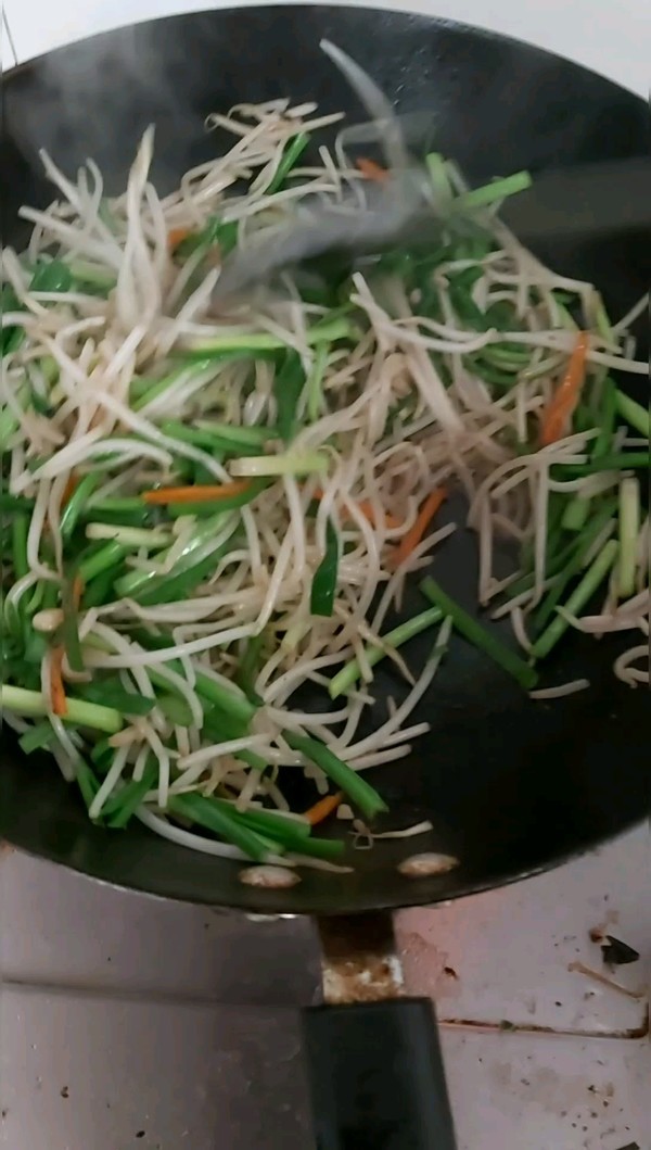 韭菜炒豆芽的做法-家常味炒菜譜-易網健康養生網 韭菜炒豆芽的做法-家常味炒菜譜