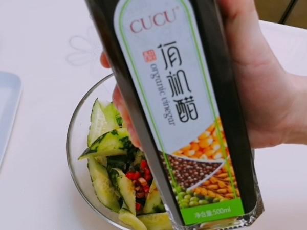 涼拌青瓜的做法-家常味拌菜譜-易網健康養生網 涼拌青瓜的做法-家常味拌菜譜
