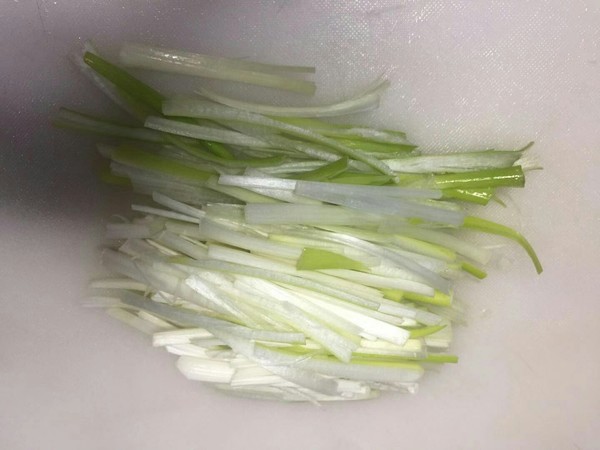 蝦皮老虎菜的做法-咸鮮味拌菜譜-易網(wǎng)健康養(yǎng)生網(wǎng) 蝦皮老虎菜的做法-咸鮮味拌菜譜