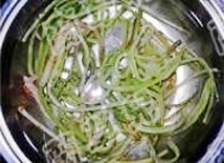 苔菜花生仁的做法-酸甜味拌菜譜-易網健康養生網 苔菜花生仁的做法-酸甜味拌菜譜