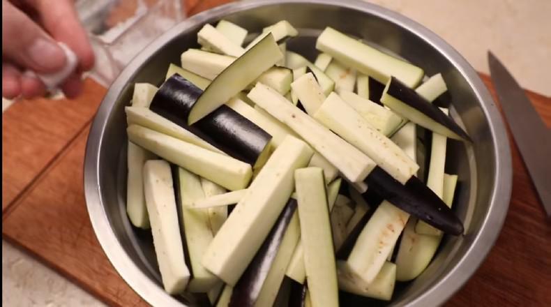 健康少油的蠔油茄子的做法-家常味炒菜譜-易網<a href=http://www.xllyou.com/ target=_blank class=infotextkey>健康養生</a>網 健康少油的蠔油茄子的做法-家常味炒菜譜