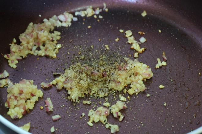 黑椒牛排的做法-家常味煎菜譜