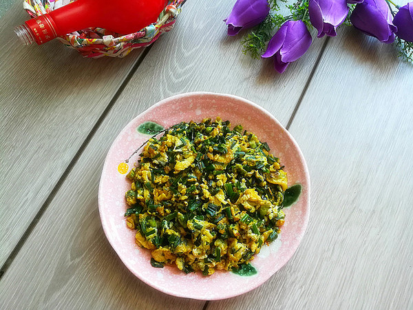 韭苔炒雞蛋的做法-家常味炒菜譜-易網(wǎng)健康養(yǎng)生網(wǎng) 韭苔炒雞蛋的做法-家常味炒菜譜