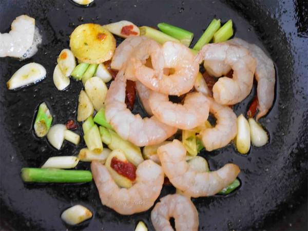 蘆筍蝦仁的做法-咸鮮味炒菜譜-易網健康養生網 蘆筍蝦仁的做法-咸鮮味炒菜譜