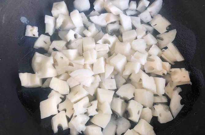 小炒藕丁的做法-香辣味炒菜譜-易網(wǎng)健康養(yǎng)生網(wǎng) 小炒藕丁的做法-香辣味炒菜譜