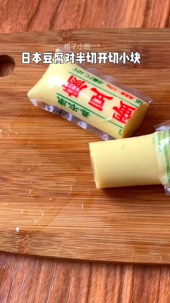 蝦仁豆腐煲的做法-咸鮮味燉菜譜-易網(wǎng)健康養(yǎng)生網(wǎng) 蝦仁豆腐煲的做法-咸鮮味燉菜譜