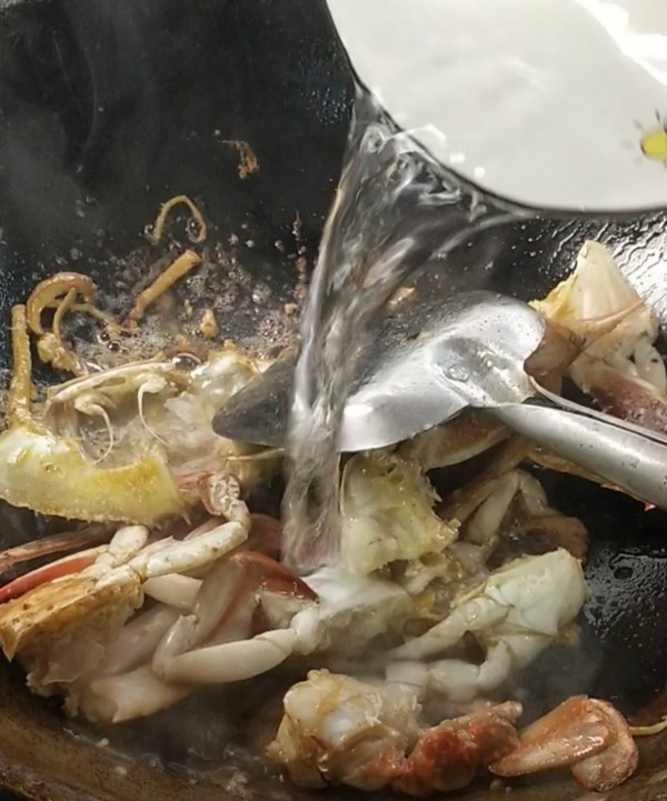 蔥姜梭子蟹的做法-咸鮮味炒菜譜-易網健康養生網 蔥姜梭子蟹的做法-咸鮮味炒菜譜