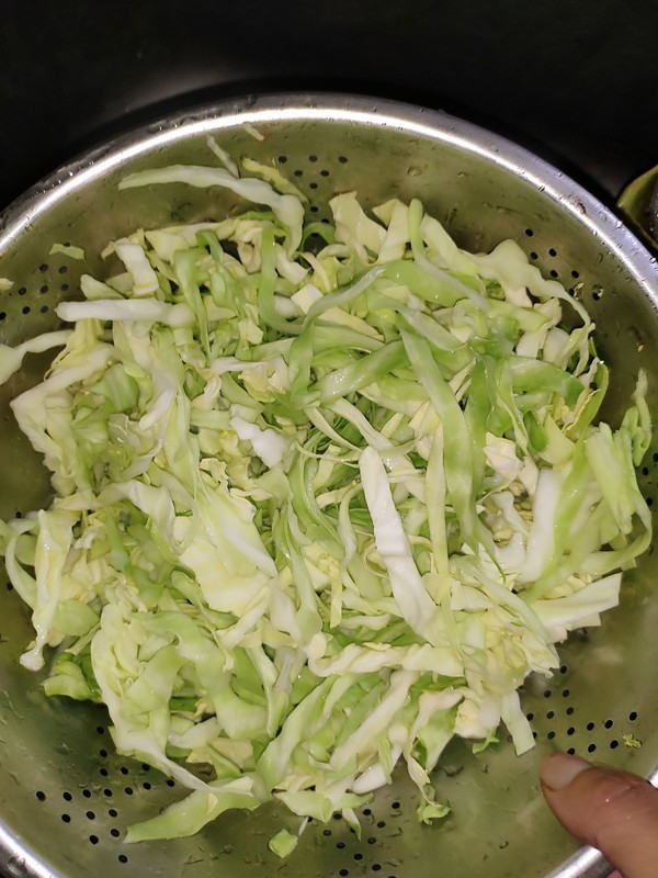 咖喱豆干炒甘藍的做法-咖喱味炒菜譜-易網<a href=http://www.xllyou.com/ target=_blank class=infotextkey>健康養生</a>網 咖喱豆干炒甘藍的做法-咖喱味炒菜譜