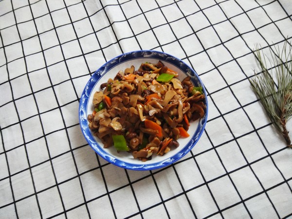 尖椒炒口蘑的做法-家常味炒菜譜-易網健康養生網 尖椒炒口蘑的做法-家常味炒菜譜