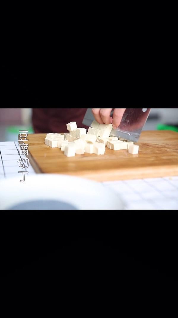 香菜豆腐的做法-咸鮮味拌菜譜