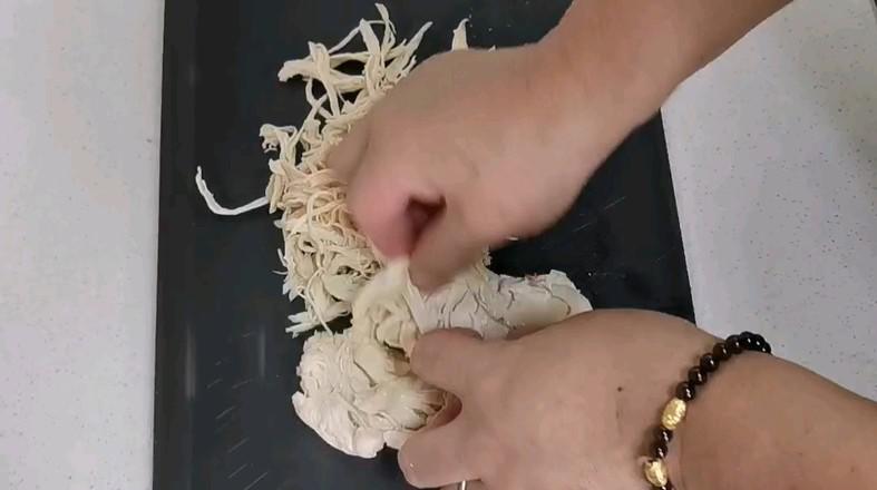 涼拌雞絲的做法-家常味拌菜譜-易網(wǎng)健康養(yǎng)生網(wǎng) 涼拌雞絲的做法-家常味拌菜譜