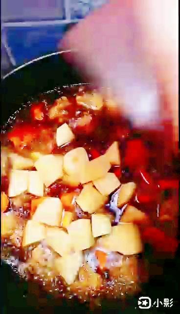 土豆燒雞翅的做法-家常味燒菜譜-易網健康養生網 土豆燒雞翅的做法-家常味燒菜譜