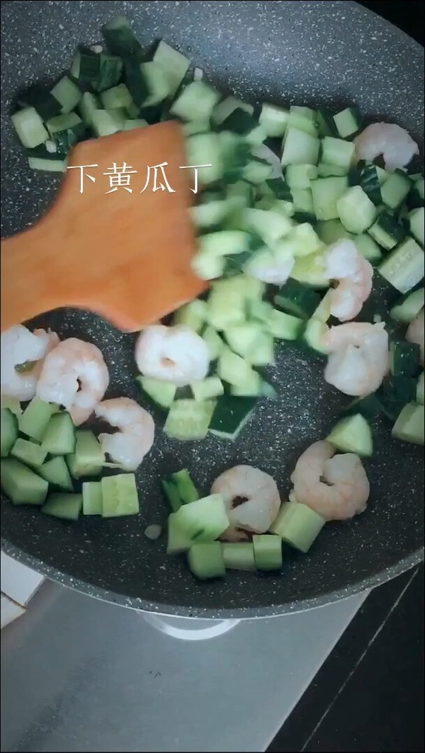 黃瓜丁炒蝦仁的做法-家常味炒菜譜-易網健康養生網 黃瓜丁炒蝦仁的做法-家常味炒菜譜