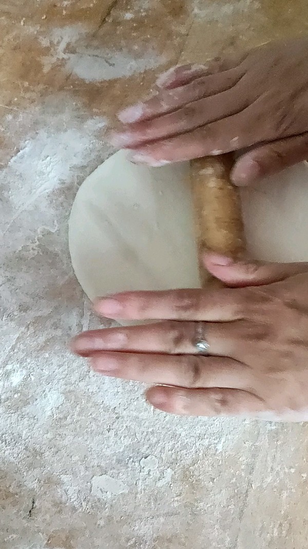 蔥油餅的做法-蔥香味烙菜譜-易網(wǎng)健康養(yǎng)生網(wǎng) 蔥油餅的做法-蔥香味烙菜譜