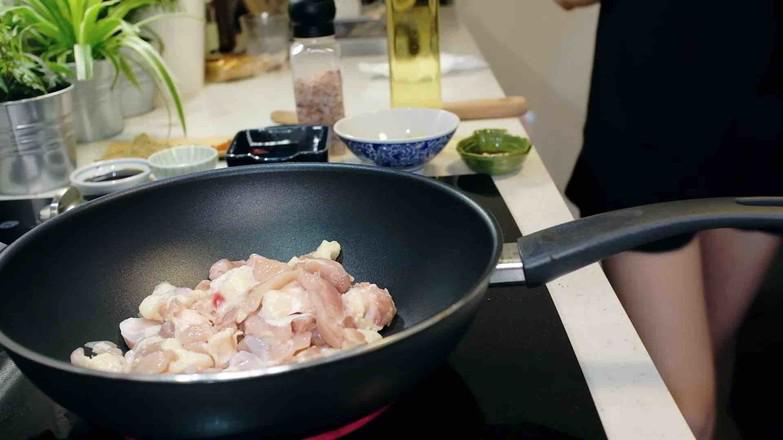 麻辣雞脆骨的做法-麻辣味炒菜譜-易網<a href=http://www.xllyou.com/ target=_blank class=infotextkey>健康養生</a>網 麻辣雞脆骨的做法-麻辣味炒菜譜