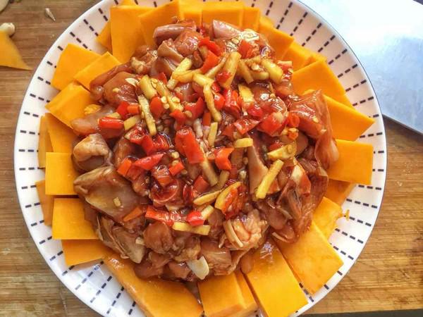 南瓜蒸雞腿的做法-香辣味蒸菜譜-易網(wǎng)健康養(yǎng)生網(wǎng) 南瓜蒸雞腿的做法-香辣味蒸菜譜