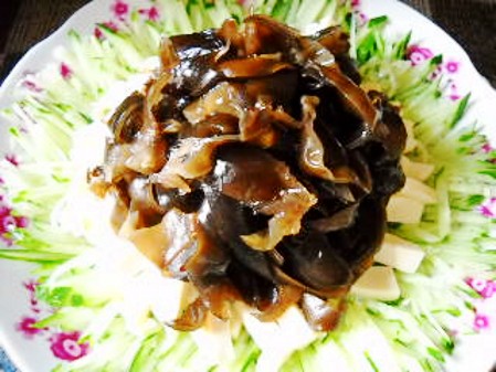 黃瓜木耳拌豆花的做法-酸辣味拌菜譜-易網健康養生網 黃瓜木耳拌豆花的做法-酸辣味拌菜譜