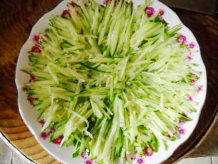 黃瓜木耳拌豆花的做法-酸辣味拌菜譜-易網健康養生網 黃瓜木耳拌豆花的做法-酸辣味拌菜譜