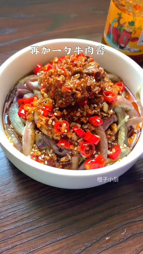 手撕茄條的做法-咸鮮味蒸菜譜