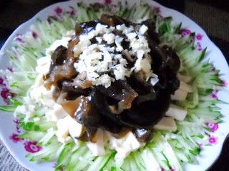 黃瓜木耳拌豆花的做法-酸辣味拌菜譜-易網健康養生網 黃瓜木耳拌豆花的做法-酸辣味拌菜譜