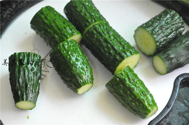 拌黃瓜的做法-家常味拌菜譜-易網<a href=http://www.xllyou.com/ target=_blank class=infotextkey>健康養生</a>網 拌黃瓜的做法-家常味拌菜譜