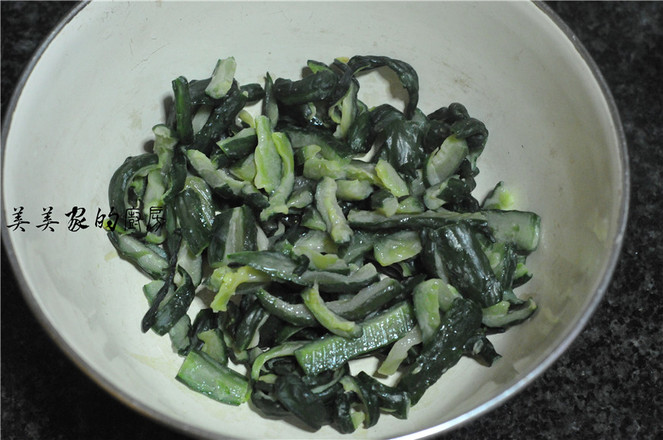 拌黃瓜的做法-家常味拌菜譜-易網健康養生網 拌黃瓜的做法-家常味拌菜譜