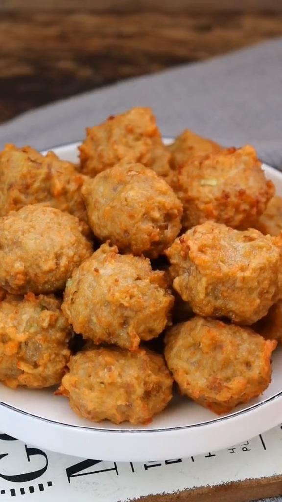 蓮藕肉丸子的做法-咸鮮味炸菜譜-易網健康養生網 蓮藕肉丸子的做法-咸鮮味炸菜譜