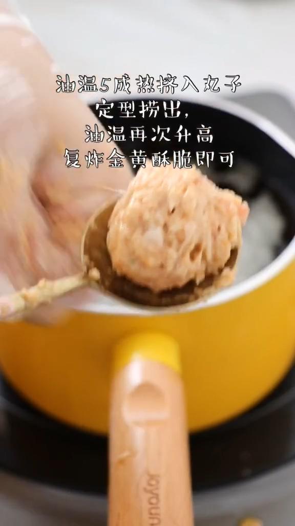 蓮藕肉丸子的做法-咸鮮味炸菜譜-易網健康養生網 蓮藕肉丸子的做法-咸鮮味炸菜譜