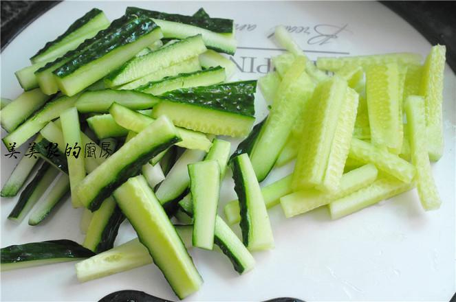 拌黃瓜的做法-家常味拌菜譜-易網健康養生網 拌黃瓜的做法-家常味拌菜譜