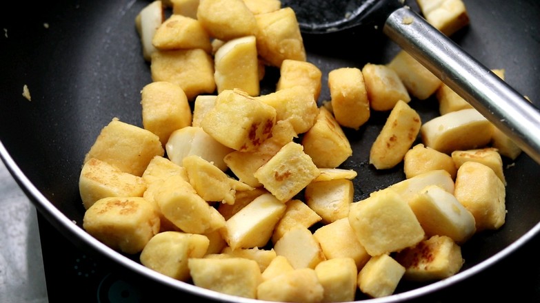 素炒饅頭丁的做法-家常味炒菜譜