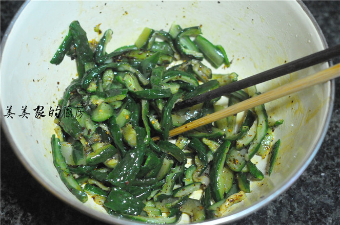 拌黃瓜的做法-家常味拌菜譜-易網健康養生網 拌黃瓜的做法-家常味拌菜譜