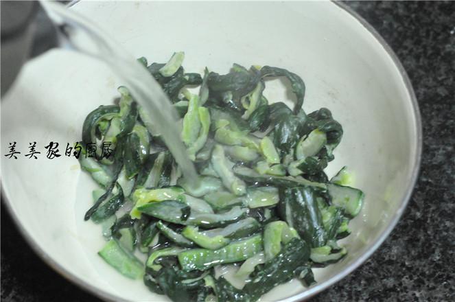 拌黃瓜的做法-家常味拌菜譜-易網健康養生網 拌黃瓜的做法-家常味拌菜譜