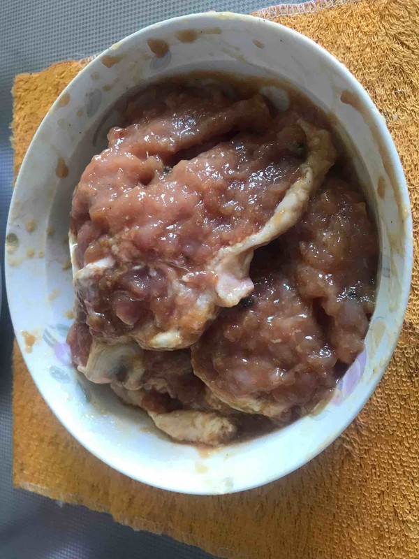 家人最愛美味蔥燒大排的做法-咸鮮味燒菜譜-易網健康養生網 家人最愛美味蔥燒大排的做法-咸鮮味燒菜譜