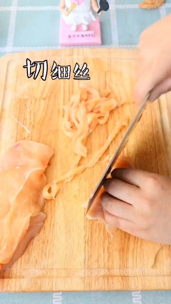 魚香雞絲的做法-魚香味炒菜譜-易網(wǎng)健康養(yǎng)生網(wǎng) 魚香雞絲的做法-魚香味炒菜譜