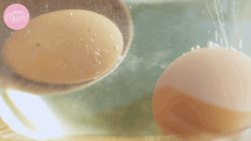 溫泉蛋牛肉飯的做法-家常味炒菜譜-易網健康養生網 溫泉蛋牛肉飯的做法-家常味炒菜譜