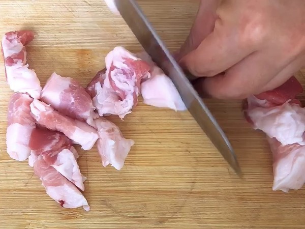 肥而不膩的無油紅燒肉的做法-家常味燉菜譜-易網健康養生網 肥而不膩的無油紅燒肉的做法-家常味燉菜譜