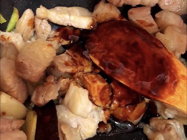 肥而不膩的無油紅燒肉的做法-家常味燉菜譜-易網健康養生網 肥而不膩的無油紅燒肉的做法-家常味燉菜譜