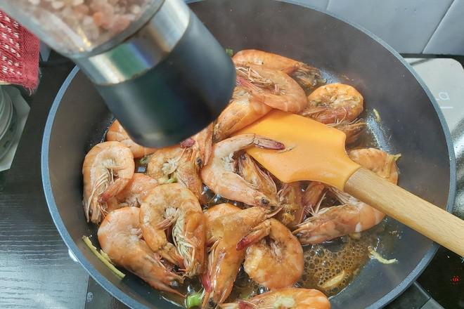 紅燒大蝦的做法-咸鮮味炒菜譜