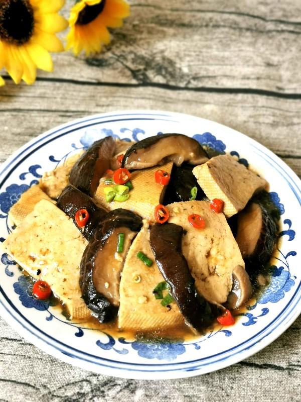 香菇燒豆腐的做法-家常味燒菜譜-易網健康養(yǎng)生網 香菇燒豆腐的做法-家常味燒菜譜