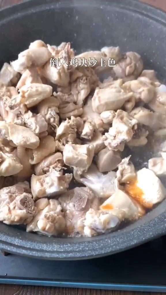 板栗燒雞的做法-咸鮮味燉菜譜-易網(wǎng)健康養(yǎng)生網(wǎng) 板栗燒雞的做法-咸鮮味燉菜譜