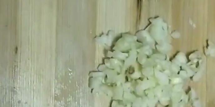 清蒸螃蟹配自制料汁的做法-家常味蒸菜譜-易網(wǎng)健康養(yǎng)生網(wǎng) 清蒸螃蟹配自制料汁的做法-家常味蒸菜譜