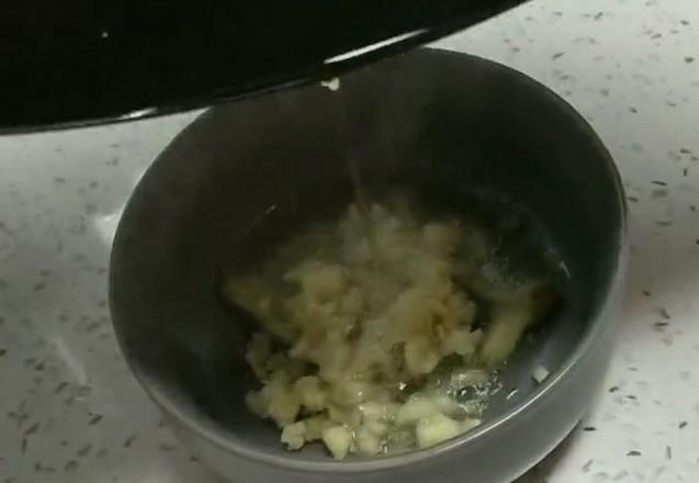 清蒸螃蟹配自制料汁的做法-家常味蒸菜譜-易網(wǎng)健康養(yǎng)生網(wǎng) 清蒸螃蟹配自制料汁的做法-家常味蒸菜譜