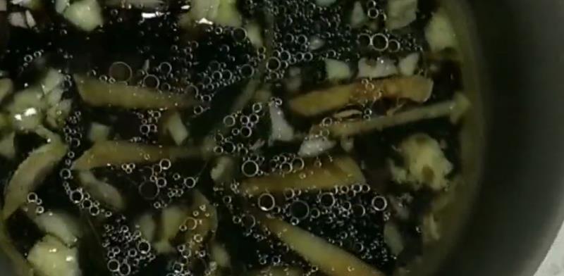 清蒸螃蟹配自制料汁的做法-家常味蒸菜譜-易網(wǎng)健康養(yǎng)生網(wǎng) 清蒸螃蟹配自制料汁的做法-家常味蒸菜譜