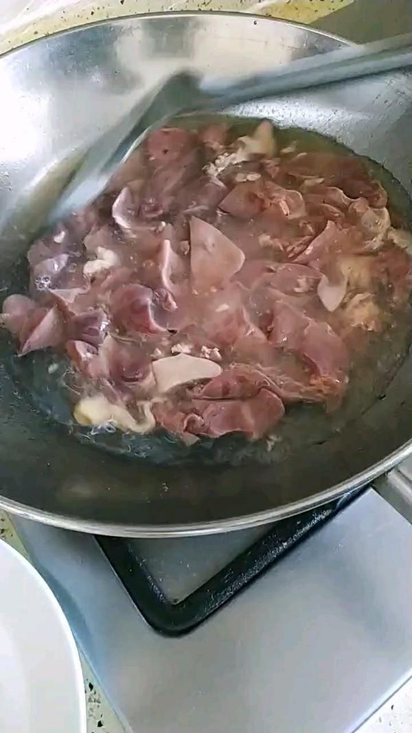 大蔥炒雞肝補氣血的做法-家常味炒菜譜