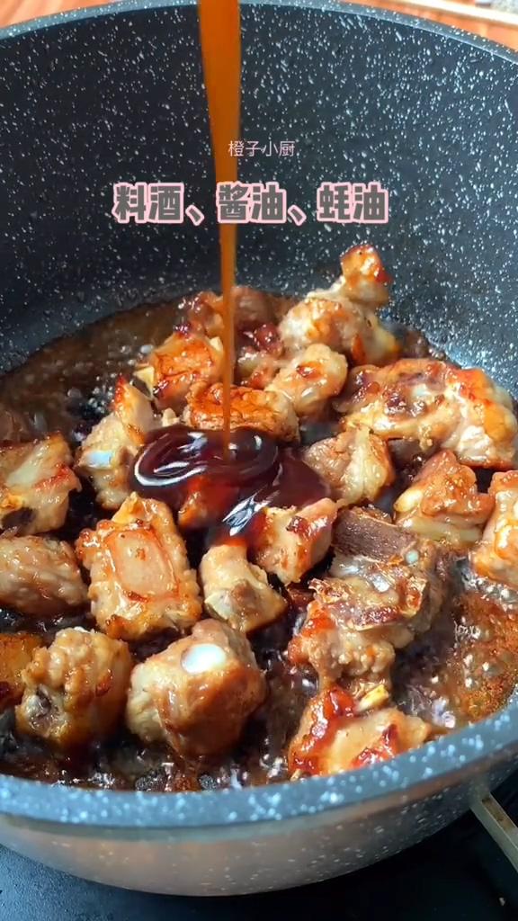 排骨燉土豆的做法-咸鮮味燉菜譜-易網(wǎng)健康養(yǎng)生網(wǎng) 排骨燉土豆的做法-咸鮮味燉菜譜