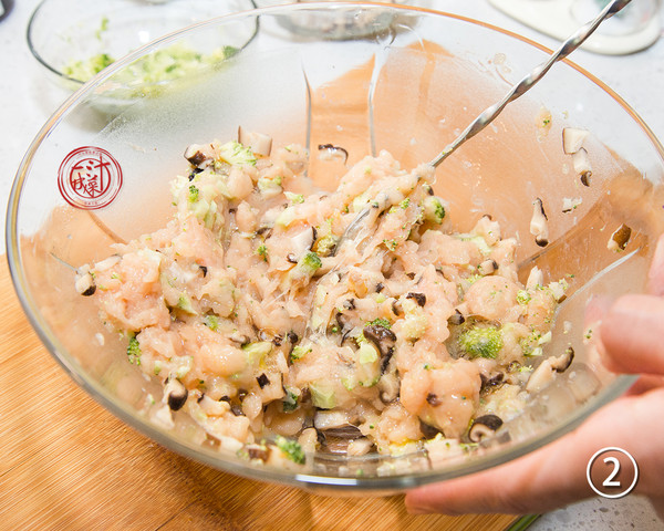 紅燴雞肉丸的做法-香辣味燴菜譜-易網健康養生網 紅燴雞肉丸的做法-香辣味燴菜譜