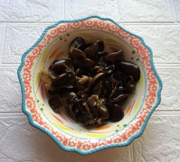 黑木耳蒸魚片的做法-家常味蒸菜譜