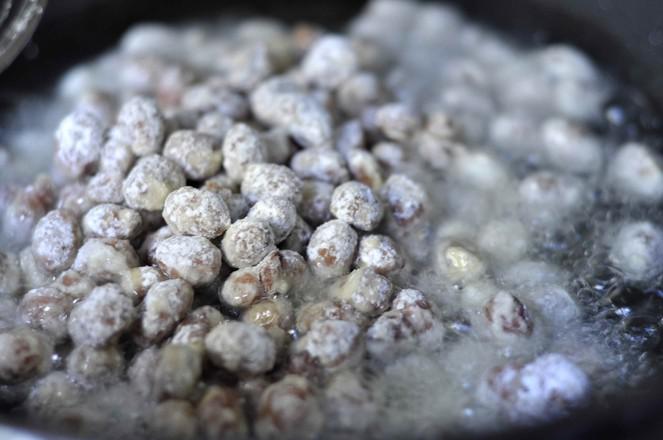 香酥花生米的做法-咸鮮味炸菜譜-易網(wǎng)健康養(yǎng)生網(wǎng) 香酥花生米的做法-咸鮮味炸菜譜