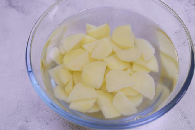 家常炒土豆片的做法-香辣味炒菜譜-易網健康養生網 家常炒土豆片的做法-香辣味炒菜譜