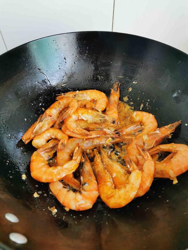 紅燒大蝦的做法-咸鮮味燒菜譜-易網(wǎng)健康養(yǎng)生網(wǎng) 紅燒大蝦的做法-咸鮮味燒菜譜